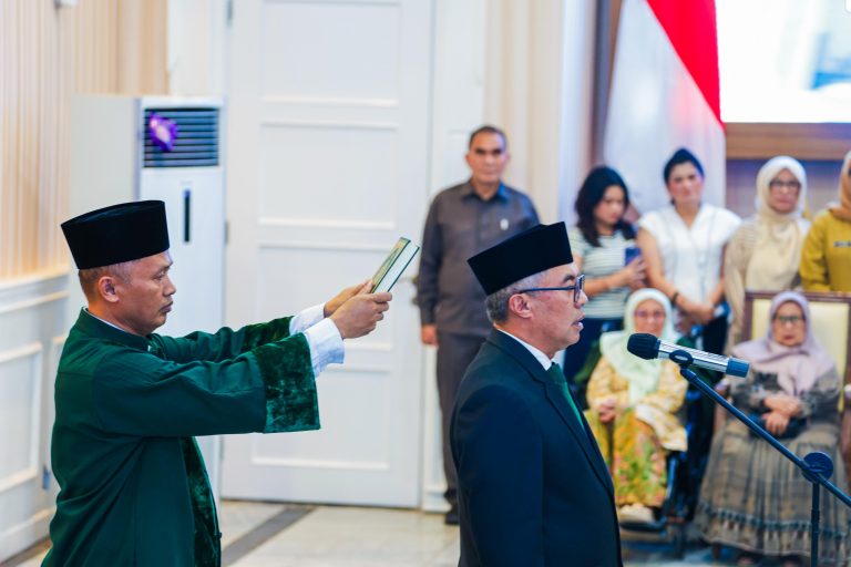 Denny Mulyadi Resmi Dilantik Sebagai Sekda