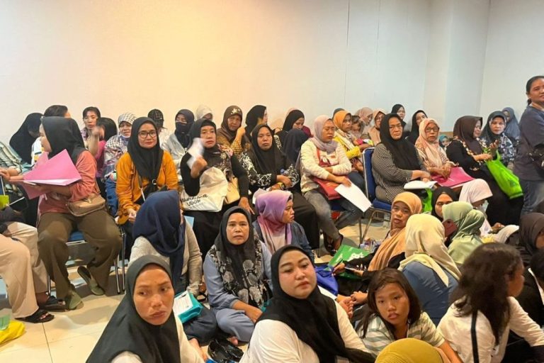 Orang Tua di Depok Gembira, Anak Bisa Sekolah di SMP Swasta Tanpa Biaya