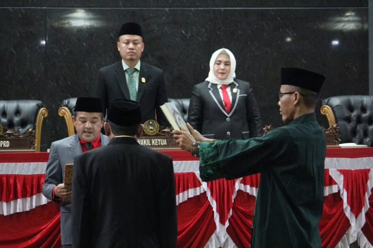 H. Tatang Sutardi Resmi Dilantik, Jabat Anggota DPRD Indramayu dari Partai Golkar 2