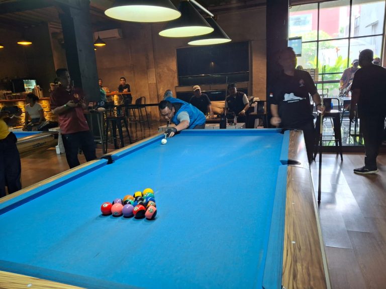 Wartawan Depok Adu Ketangkasan di Ajang Turnamen Billiard Bola 8