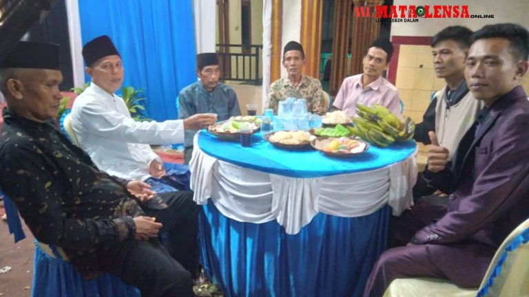 Ketua LPKSM-YAPERMA Kemad Bersama Tokoh Masyarakat