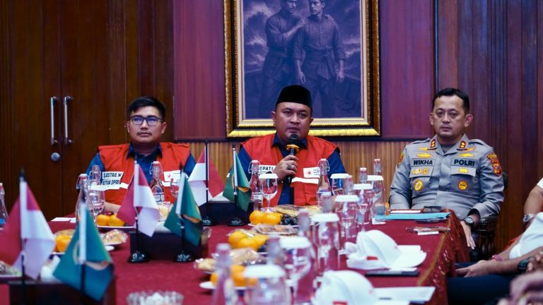 Pemkab Bogor Salurkan Bantuan Rp1,2 Miliar 3
