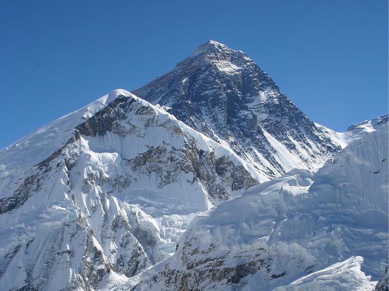 Everest_kalapatthar_crop